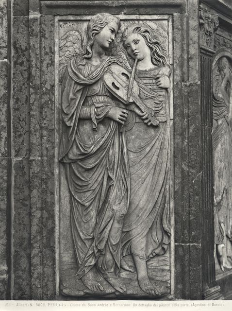 Alinari, Fratelli — Perugia - Chiesa dei Santi Andrea e Bernardino. Un dettaglio dei pilastri della porta. (Agostino di Duccio) — insieme